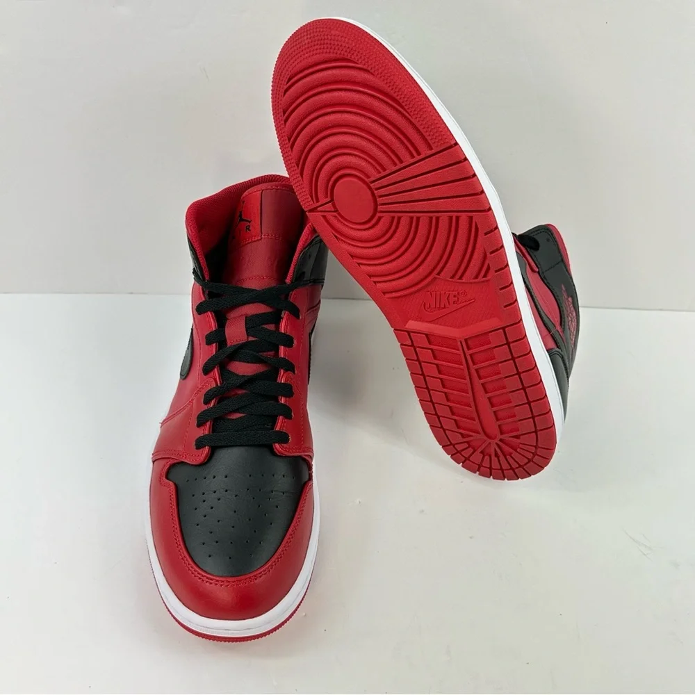 Men’s Nike Air Jordan 1 Mid Reverse BRED Black Red White Shoes 554724-660 - Picture 8 of 9